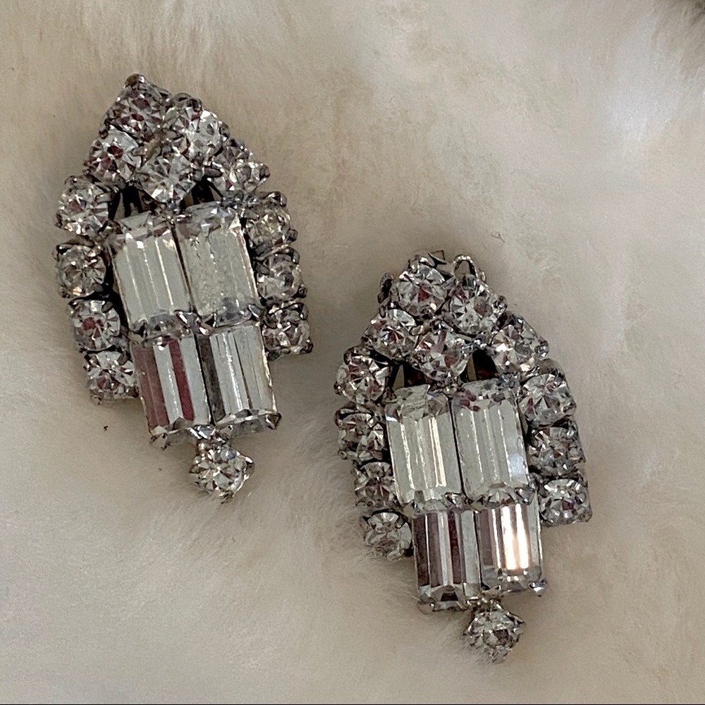 Vintage Rhinestone Clip On Earrings - Picture 1 of 6